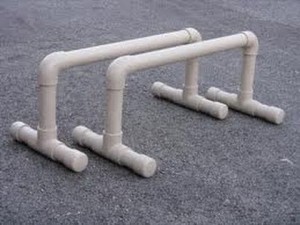 parallettes_pvc_bars_homemade
